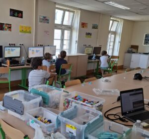 Robotique pour Tous : une deuxième année de découverte à l&rsquo;École Sainte-Madeleine de Strasbourg